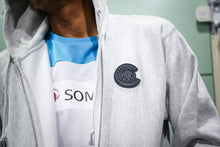 画像をギャラリービューアに読み込む, エンブレムジップアップパーカー