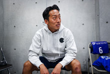 画像をギャラリービューアに読み込む, エンブレムジップアップパーカー