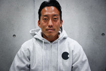 画像をギャラリービューアに読み込む, エンブレムジップアップパーカー